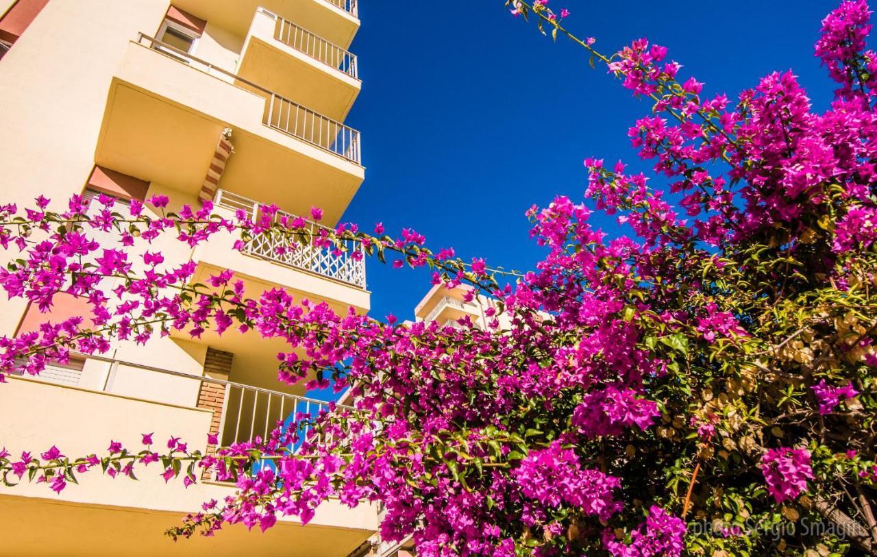 706 Minerva Apartamentos - Vista Al Mar Y La Piscina - Piscina Y Playa Бенальмадена Экстерьер фото
